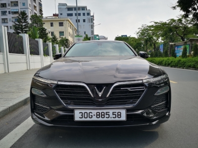 VINFAST LUX A2.0 TURBO